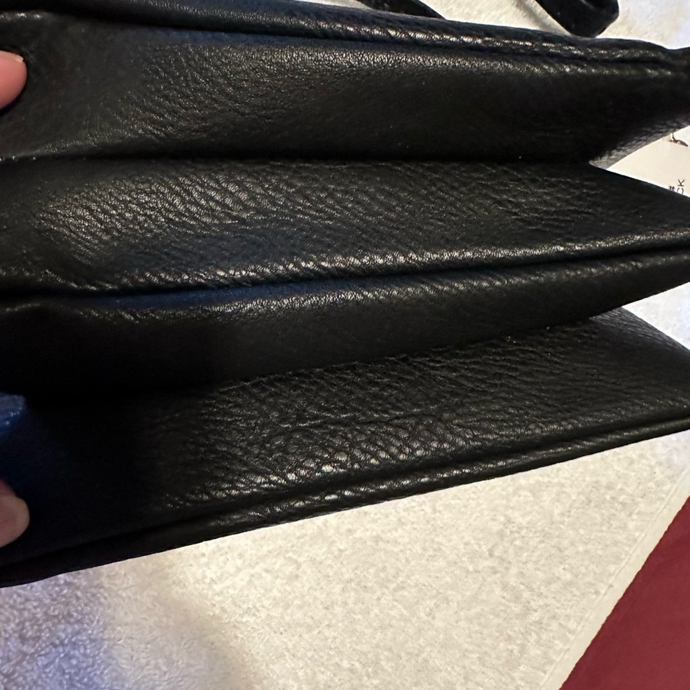 Cross Body Black Purse. 3 Zipper compartments. - Picture 4 of 8